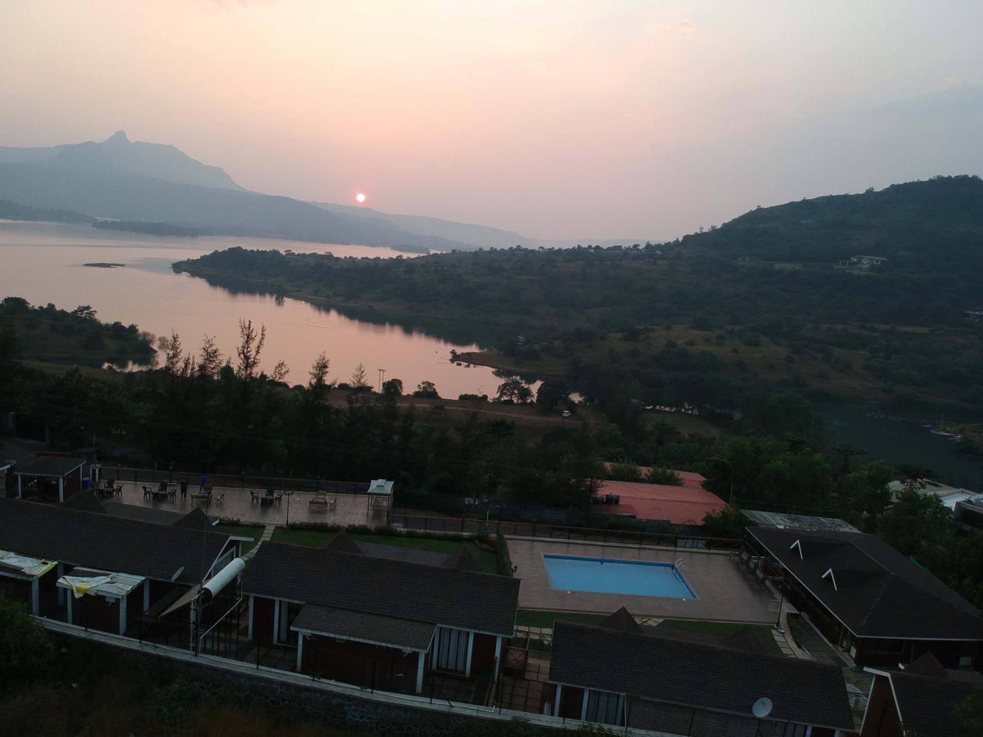 Green Velvet Resort-Near Pawna Lake Lonavala Exterior photo